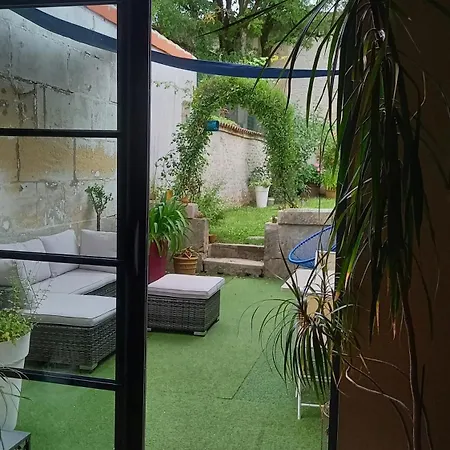 La Maison De Dom Bed & Breakfast